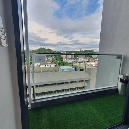 Kota Kinabalu City The Shore - Lucky 7 Homestay מראה חיצוני תמונה