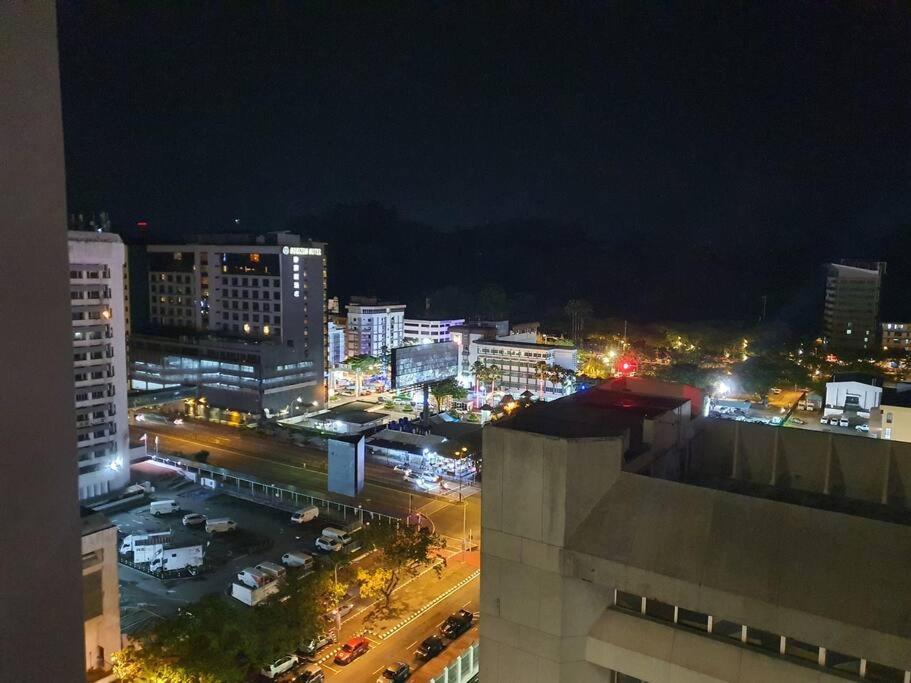 Kota Kinabalu City The Shore - Lucky 7 Homestay מראה חיצוני תמונה